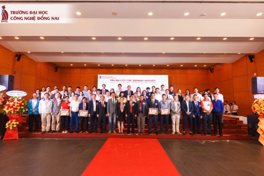 CHƯƠNG TRÌNH “TRI ÂN ĐỐI TÁC DOANH NGHIỆP CỦA TRƯỜNG ĐẠI HỌC CÔNG NGHỆ ĐỒNG NAI 2023: TOGETHER, WE BUILT BRIGHT FUTURE – CÙNG NHAU XÂY DỰNG TƯƠNG LAI TƯƠI SÁNG”