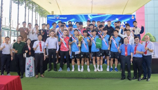 CRAZY TIGER FC GIÀNH CÚP VÔ ĐỊCH GIẢI BÓNG ĐÁ DNTU