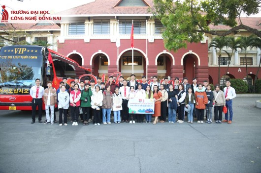 DNTU - CHUYẾN XE VỀ QUÊ ĐÓN TẾT