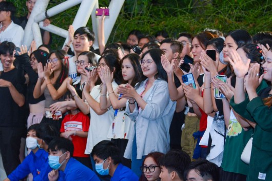 MUSIC SHOW DNTU “STUDENT BY NIGHT “– CHÀO SINH VIÊN 2023