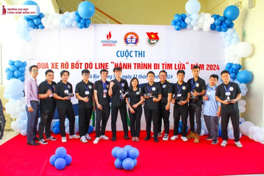SINH VIÊN CÂU LẠC BỘ KHOA HỌC MÁY TÍNH VÀ CÂU LẠC BỘ SRC CỦA TRƯỜNG ĐẠI HỌC CÔNG NGHỆ ĐỒNG NAI ĐẠT NHIỀU GIẢI THƯỞNG ẤN TƯỢNG TẠI CUỘC THI ROBOT “HÀNH TRÌNH ĐI TÌM LỬA”