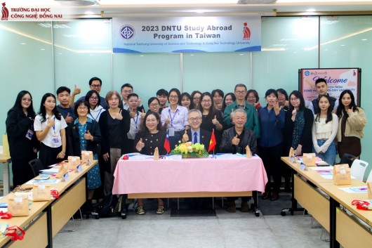 Sinh viên DNTU hoàn thành hành trình học tập tại Thành phố Đài Trung với nhiều kiến thức và trải nghiệm thú vị.