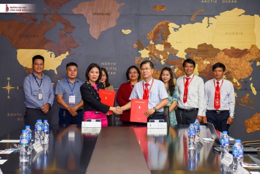 TRƯỜNG ĐẠI HỌC CÔNG NGHỆ ĐỒNG NAI KÝ KẾT HỢP TÁC VỚI IIG VIỆT NAM HỢP TÁC ĐÀO TẠO, KHẢO THÍ TIẾNG ANH VÀ TIN HỌC QUỐC TẾ